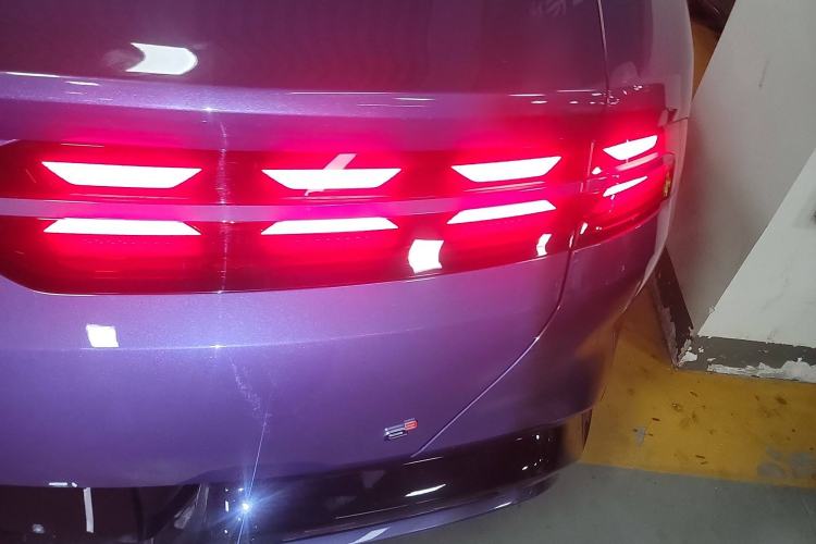 Used Denza Z9 2024 630 km All-Wheel Drive Max Version Right Rear Taillight