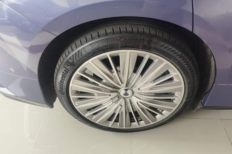 Used Denza Z9 2024 1100 km All-Wheel-Drive Ultra Version Right Rear Wheel Hub
