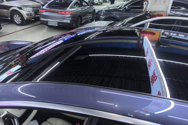 Used Denza Z9 2024 1100 km Four-Wheel Drive Max Version Roof