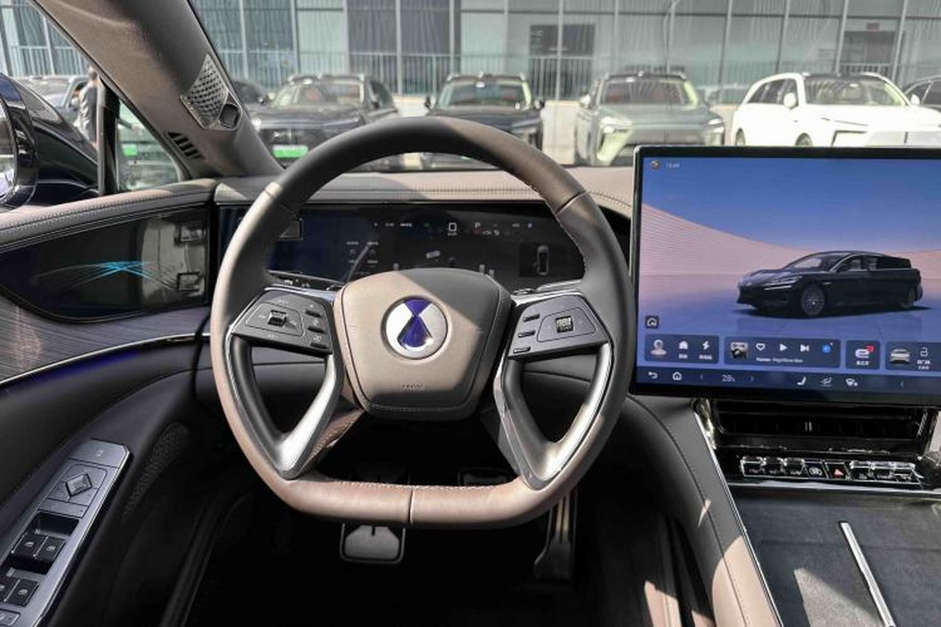 Used Denza Z9 2024 1100 km Four-Wheel Drive Max Version Steering Wheel