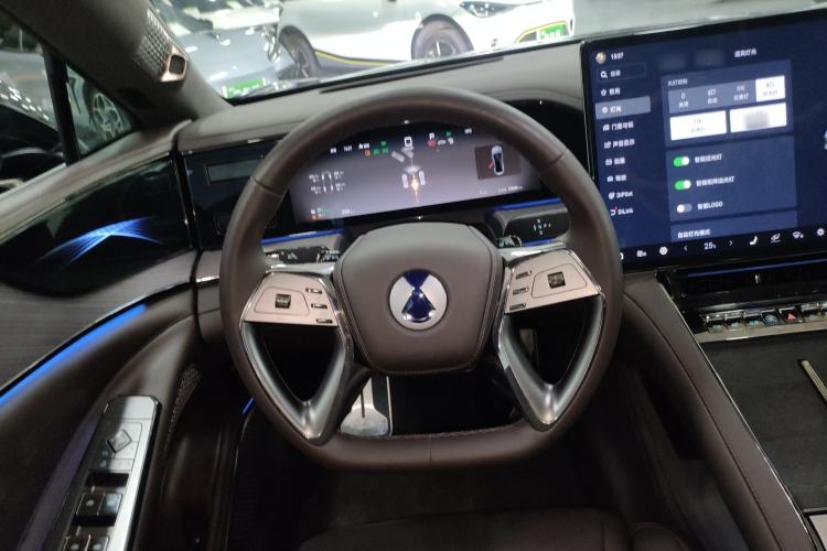 Used Denza Z9 2024 1100 km All-Wheel-Drive Ultra Version Steering Wheel