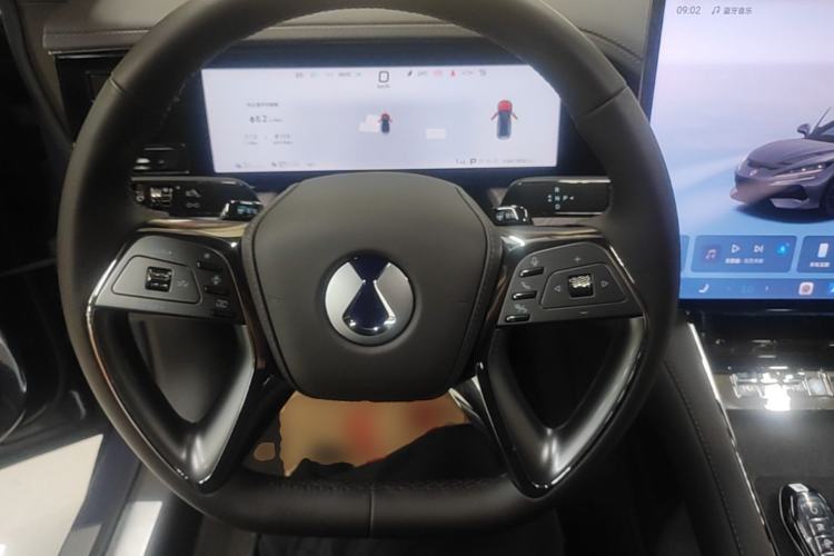 Used Denza Z9 2024 1100 km Four-Wheel Drive Max Version Steering Wheel
