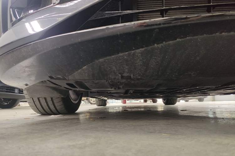 Used Denza Z9 2024 1100 km Four-Wheel Drive Max Version Chassis Front Right