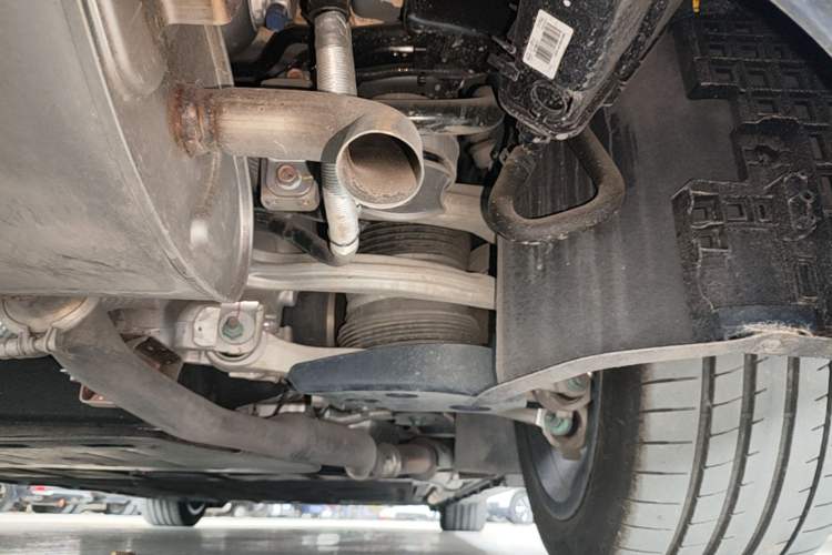 Used Denza Z9 2024 1100 km Four-Wheel Drive Max Version Chassis Rear Right