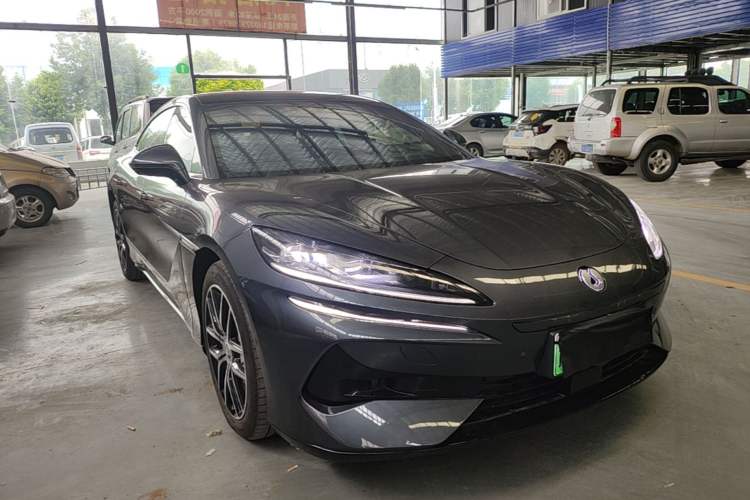 Used Denza Z9 2024 1100 km Four-Wheel Drive Max Version Front Right 45 Deg