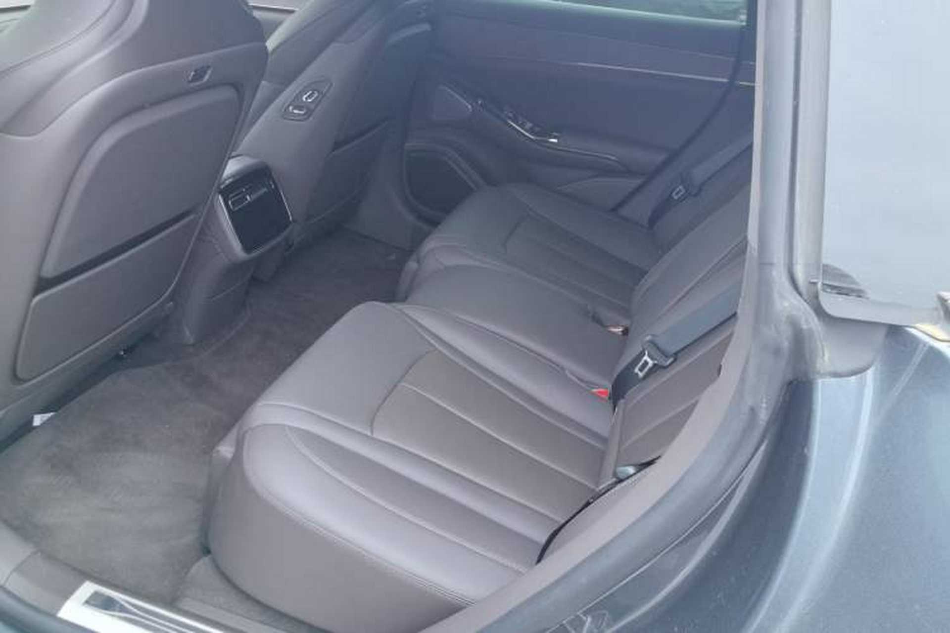 Used Denza Z9 2024 1100 km Four-Wheel Drive Max Version Left Rear Seat