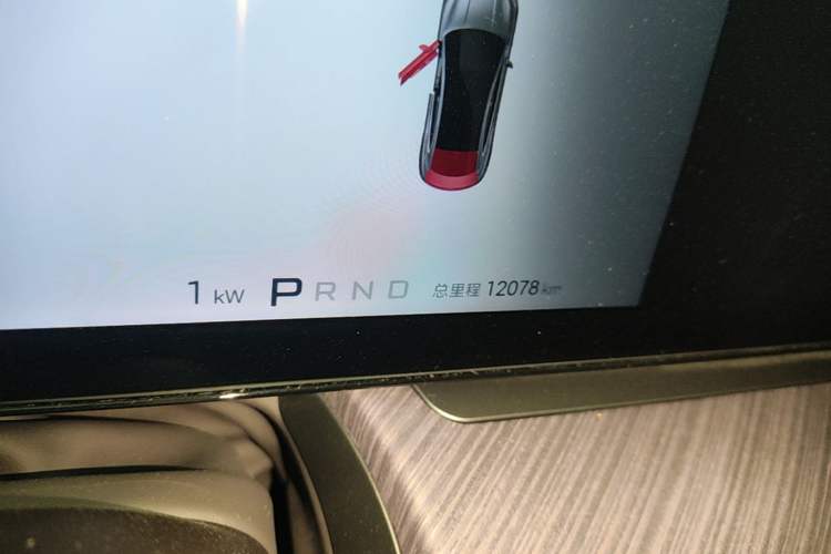 Used Denza Z9 2024 1100 km Four-Wheel Drive Max Version Odometer Close Up