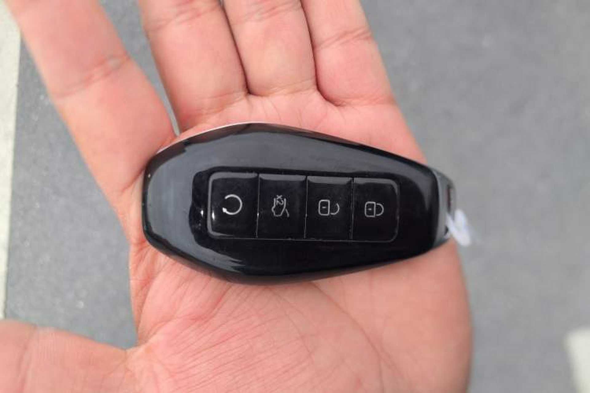 Used Denza Z9 2024 1100 km Four-Wheel Drive Max Version Vehicle Key
