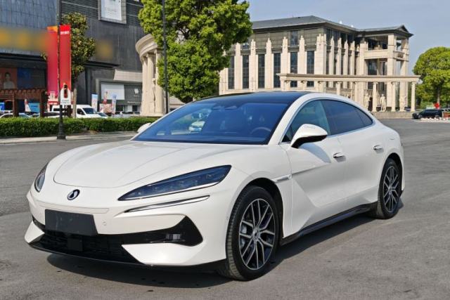Used Denza Z9 2024 1100 km Four-Wheel Drive Max Version
