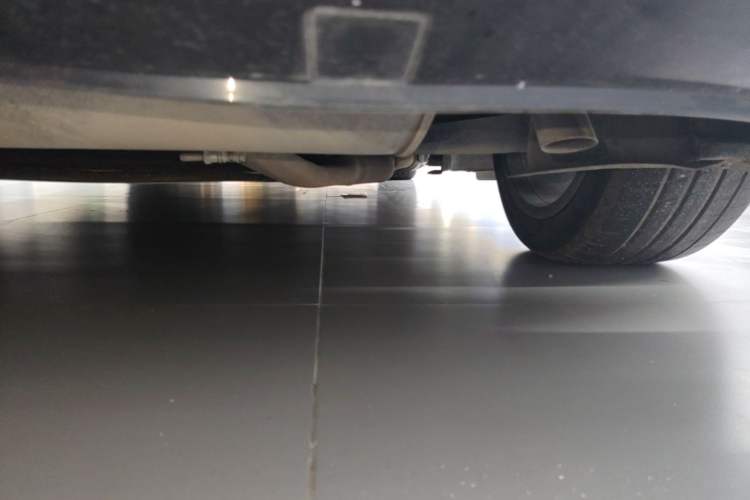 Used Denza Z9 2024 1100 km Four-Wheel Drive Max Version Chassis Rear Right
