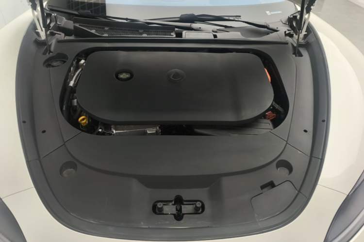 Used Denza Z9 2024 1100 km Four-Wheel Drive Max Version Engine Bay