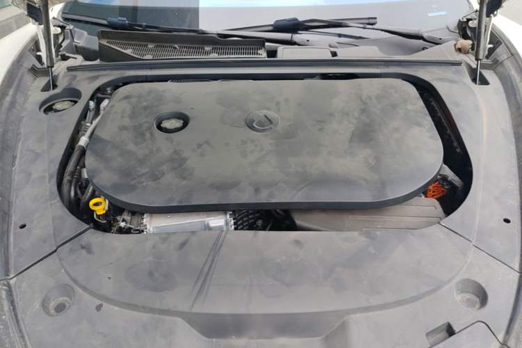 Used Denza Z9 2024 1100 km Four-Wheel Drive Max Version Engine Bay