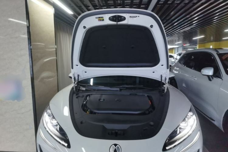 Used Denza Z9 2024 1100 km Four-Wheel Drive Max Version Engine Bay