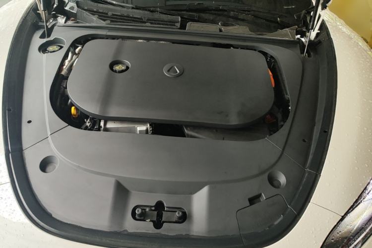 Used Denza Z9 2024 1100 km Four-Wheel Drive Max Version Engine Bay