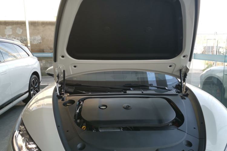 Used Denza Z9 2024 1100 km Four-Wheel Drive Max Version Engine Bay