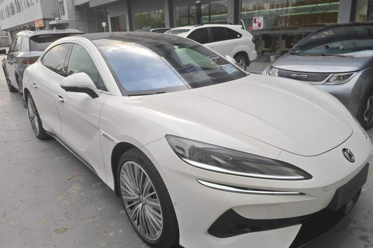 Used Denza Z9 2024 1100 km All-Wheel-Drive Ultra Version Exterior 1