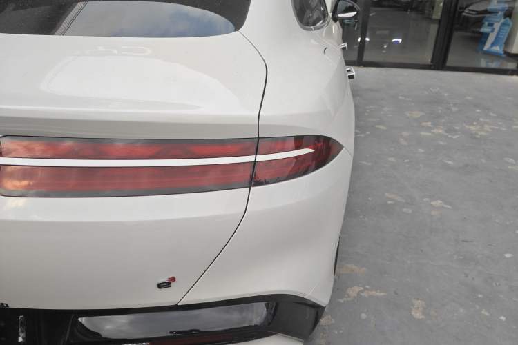 Used Denza Z9 2024 1100 km All-Wheel-Drive Ultra Version Exterior 3