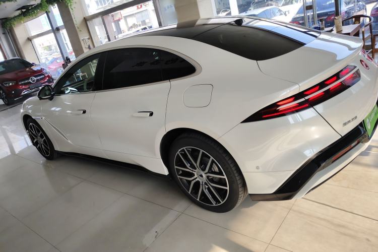 Used Denza Z9 2024 630 km All-Wheel Drive Max Version Exterior 3