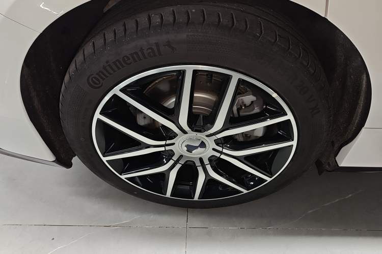 Used Denza Z9 2024 1100 km Four-Wheel Drive Max Version Exterior 4