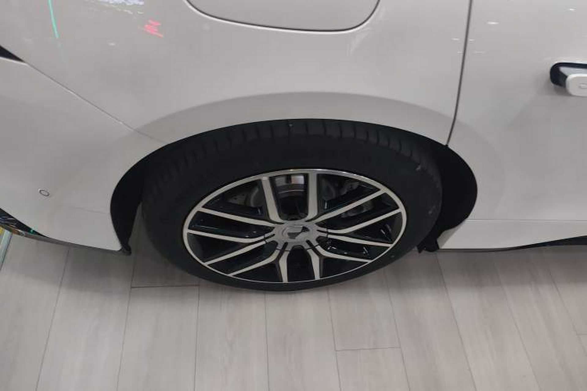 Used Denza Z9 2024 1100 km Four-Wheel Drive Max Version Exterior 5