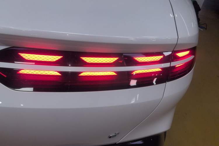 Used Denza Z9 2024 1100 km All-Wheel-Drive Ultra Version Exterior 6