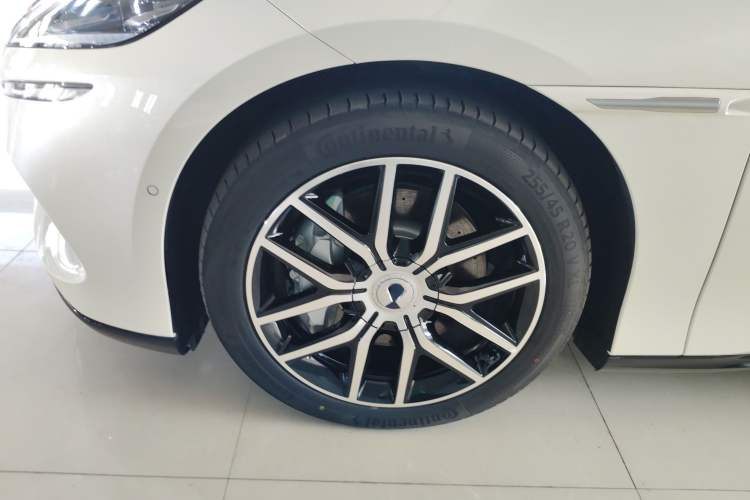 Used Denza Z9 2024 630 km All-Wheel Drive Max Version Exterior 7