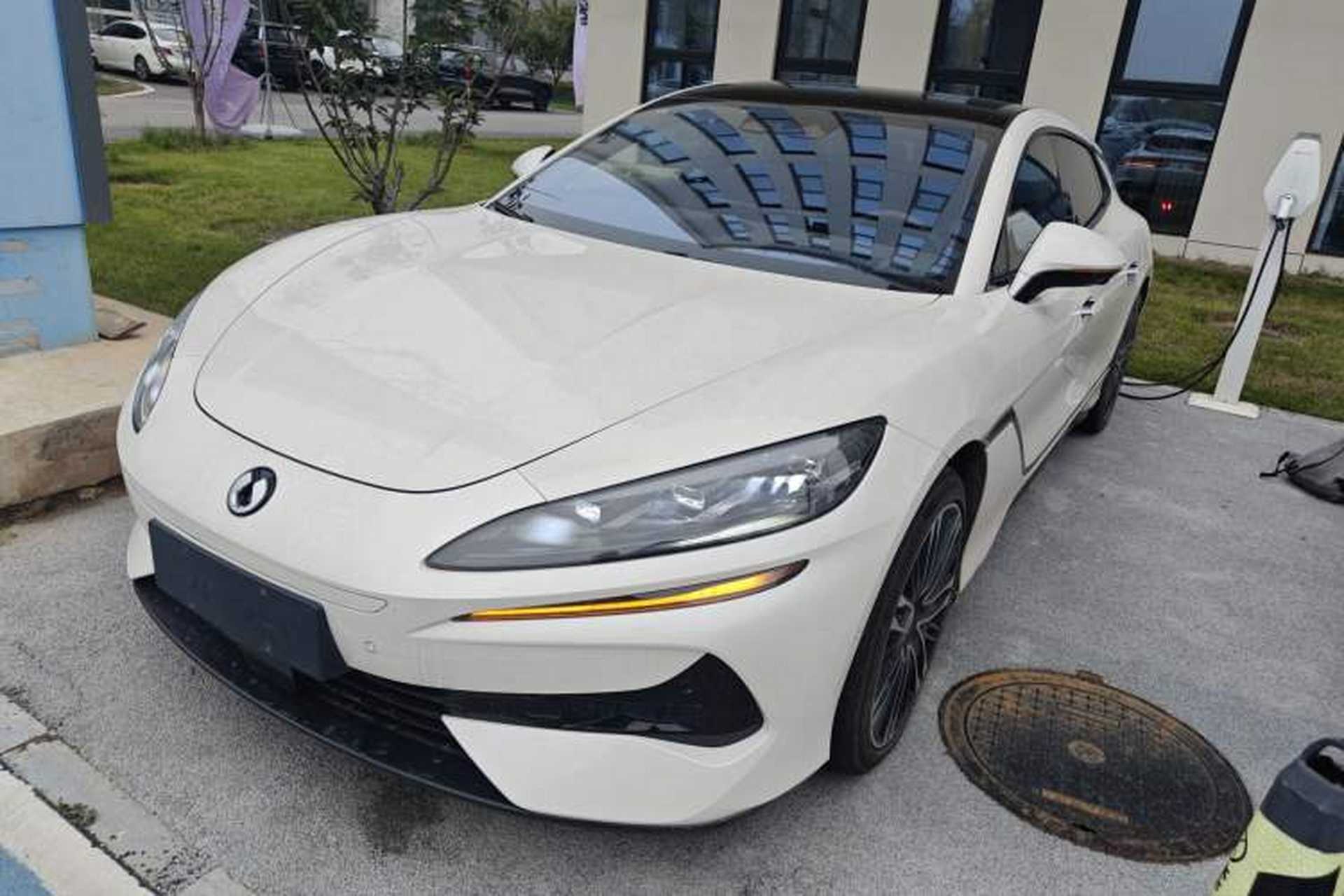 Used Denza Z9 2024 1100 km All-Wheel-Drive Ultra Version Front Left 45 Deg