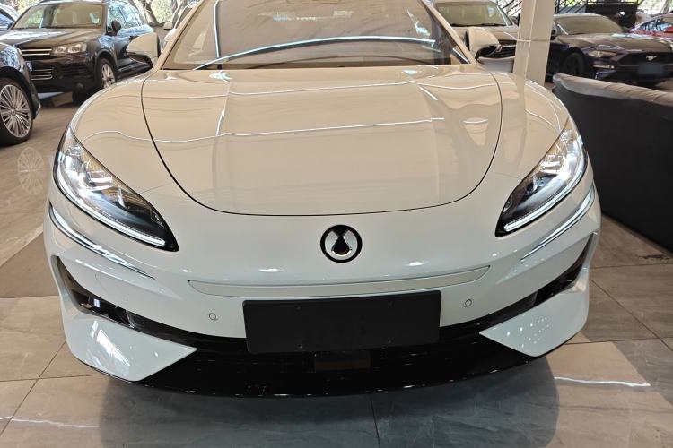 Used Denza Z9 2024 1100 km All-Wheel-Drive Ultra Version Front