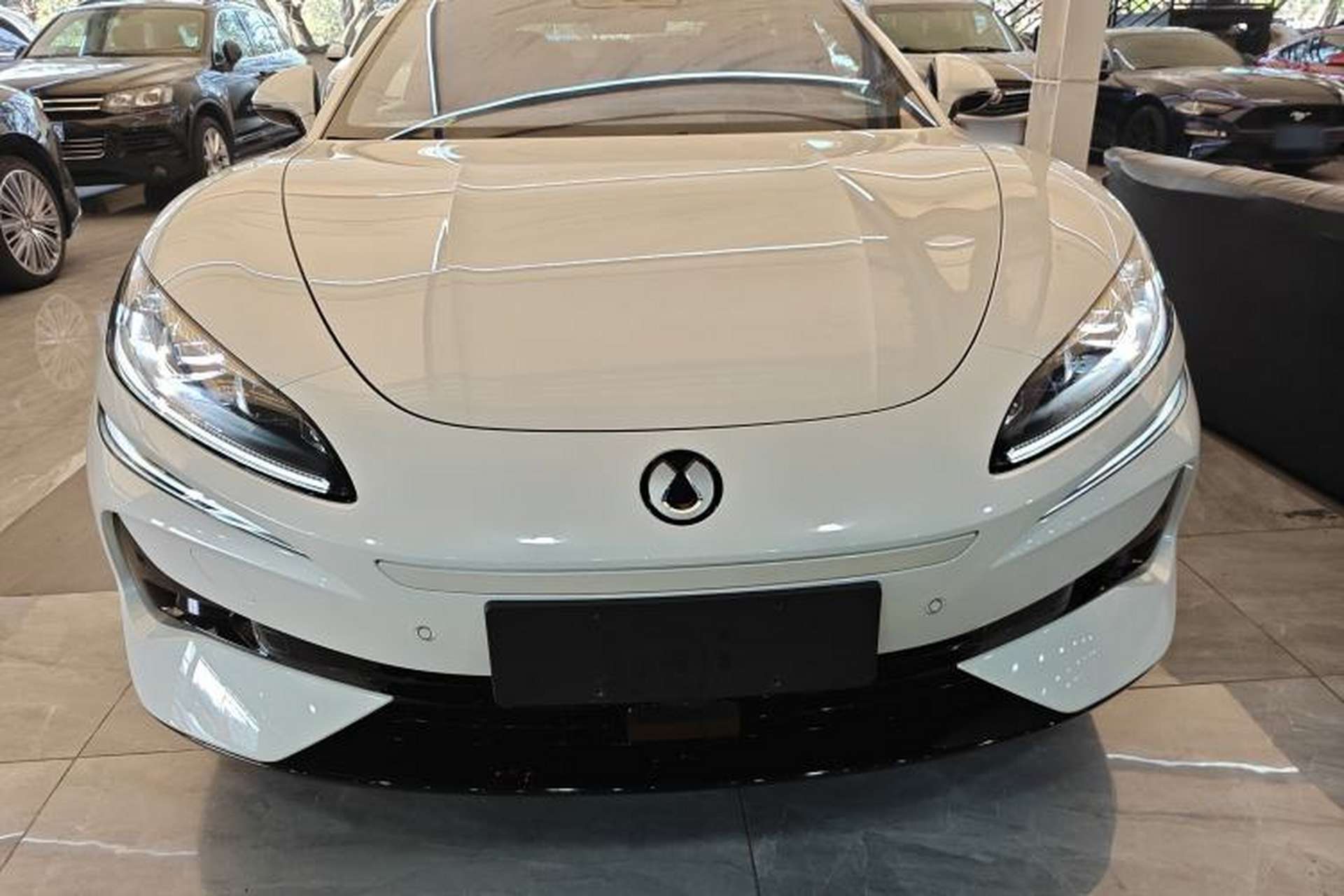 Used Denza Z9 2024 1100 km All-Wheel-Drive Ultra Version Front