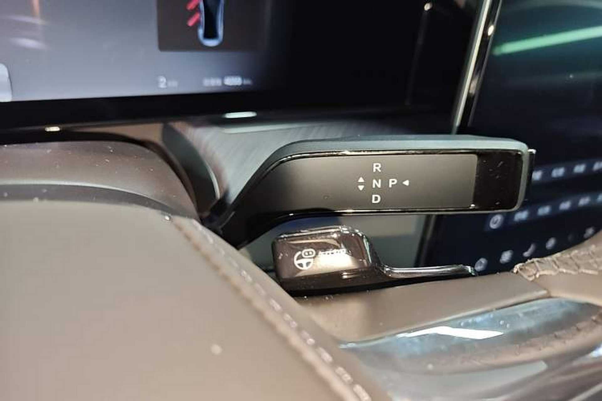 Used Denza Z9 2024 1100 km Four-Wheel Drive Max Version Gear Lever