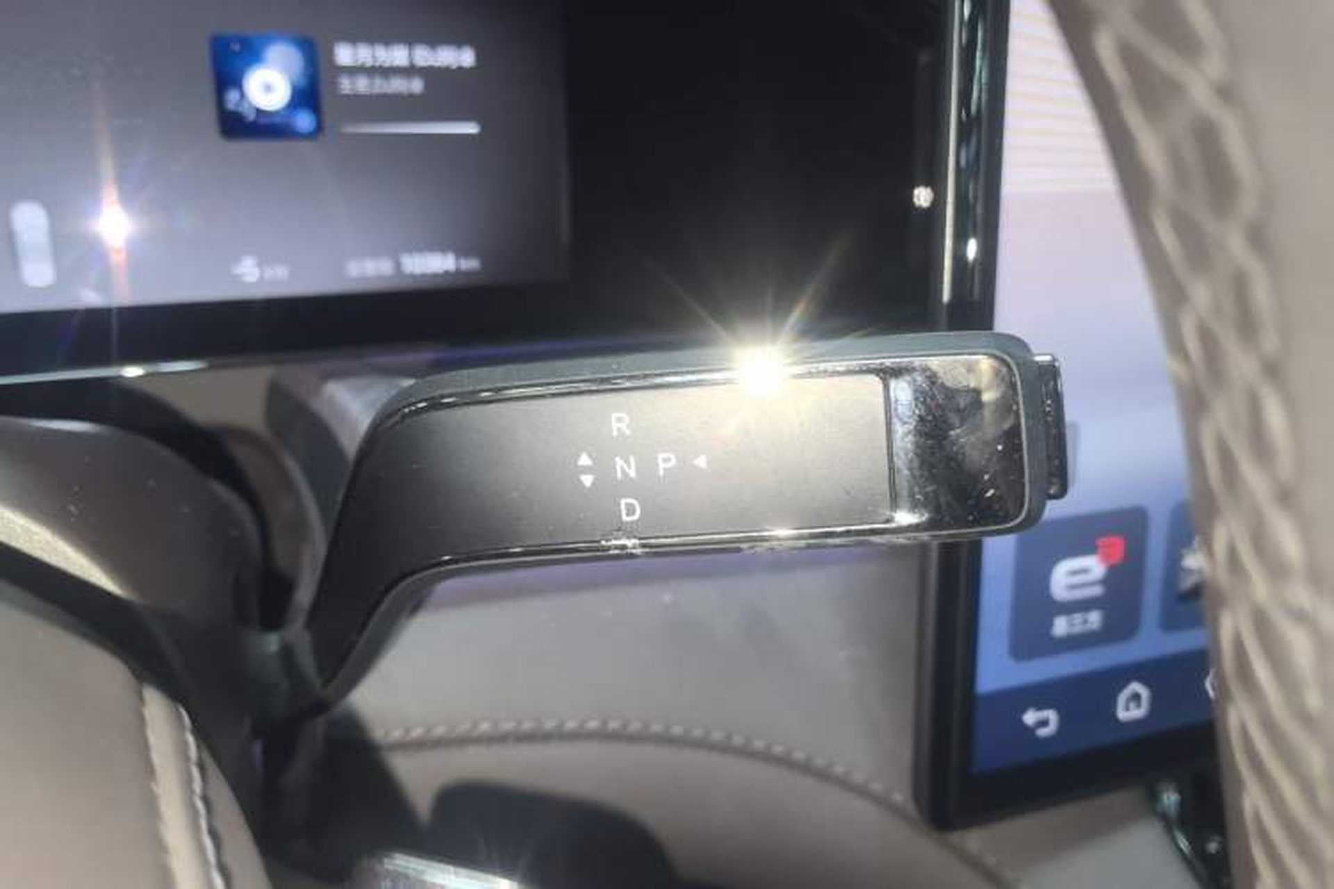Used Denza Z9 2024 1100 km All-Wheel-Drive Ultra Version Gear Lever