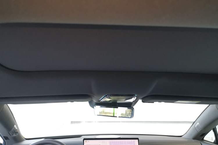 Used Denza Z9 2024 1100 km Four-Wheel Drive Max Version Headliner