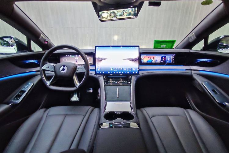 Used Denza Z9 2024 1100 km Four-Wheel Drive Max Version Interior 1