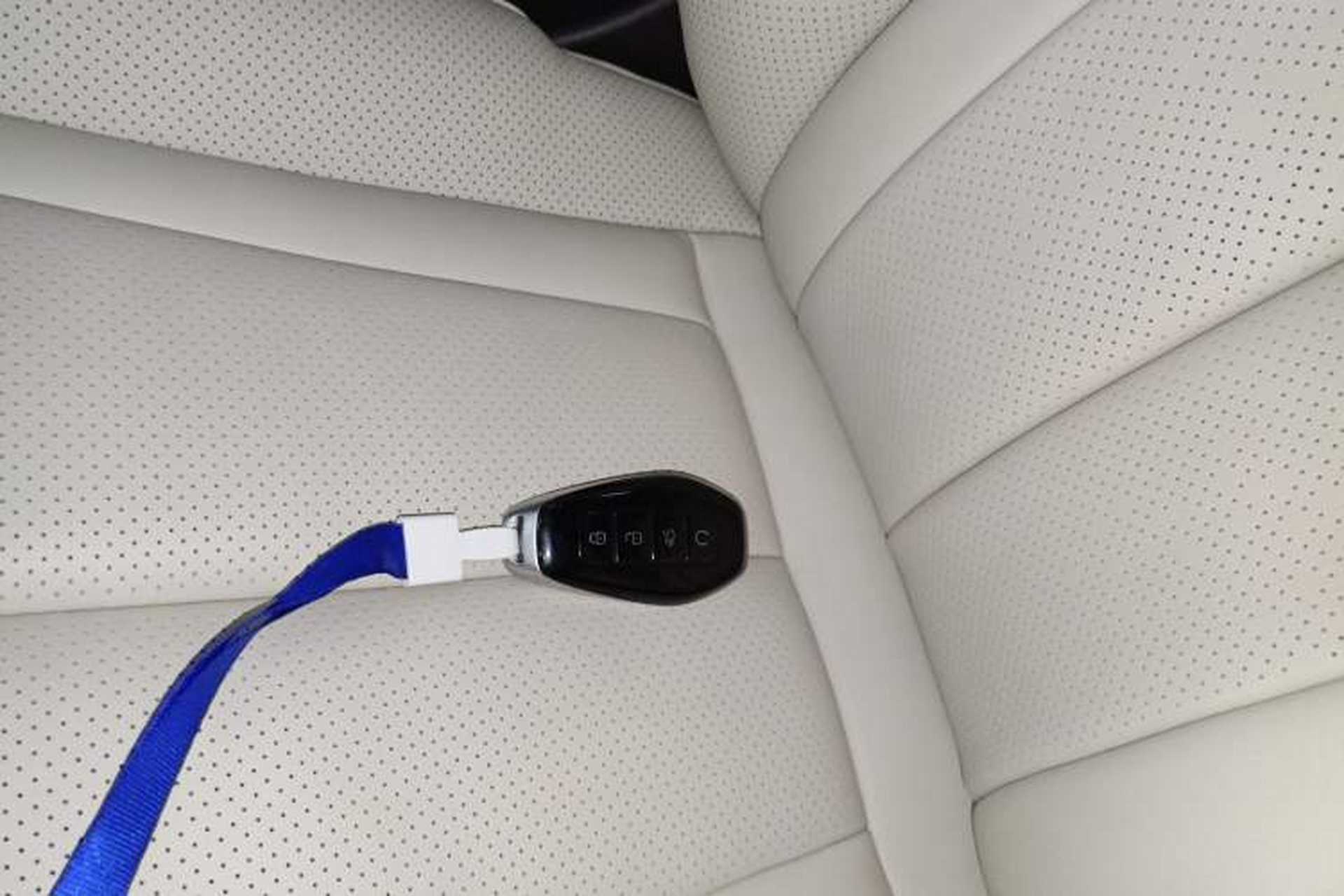Used Denza Z9 2024 1100 km Four-Wheel Drive Max Version Interior 1