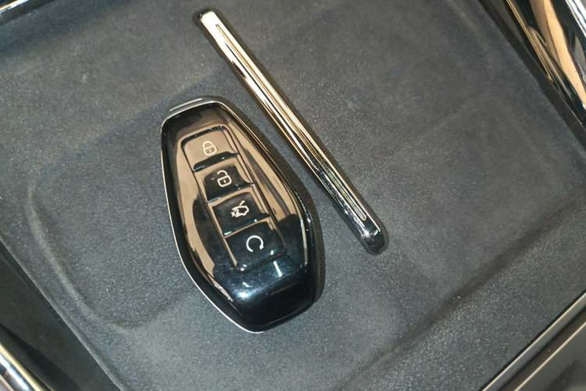 Used Denza Z9 2024 1100 km All-Wheel-Drive Ultra Version Interior 1