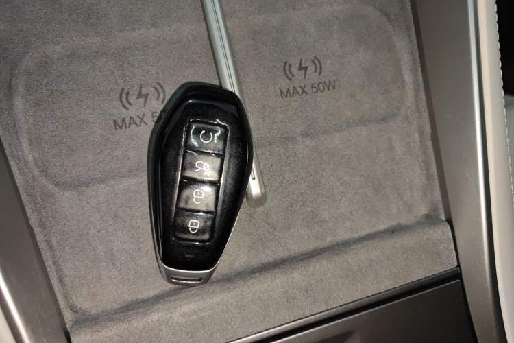 Used Denza Z9 2024 1100 km Four-Wheel Drive Max Version Interior 1