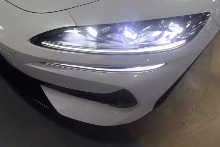 Used Denza Z9 2024 1100 km All-Wheel-Drive Ultra Version Left Front Headlight