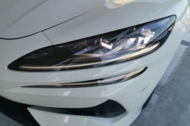 Used Denza Z9 2024 1100 km Four-Wheel Drive Max Version Left Front Headlight