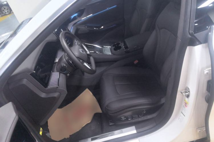 Used Denza Z9 2024 1100 km All-Wheel-Drive Ultra Version Left Front Seat