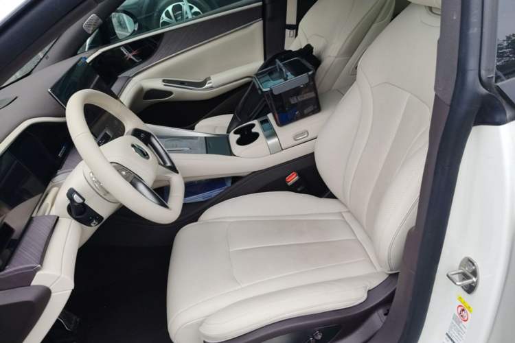 Used Denza Z9 2024 1100 km Four-Wheel Drive Max Version Left Front Seat