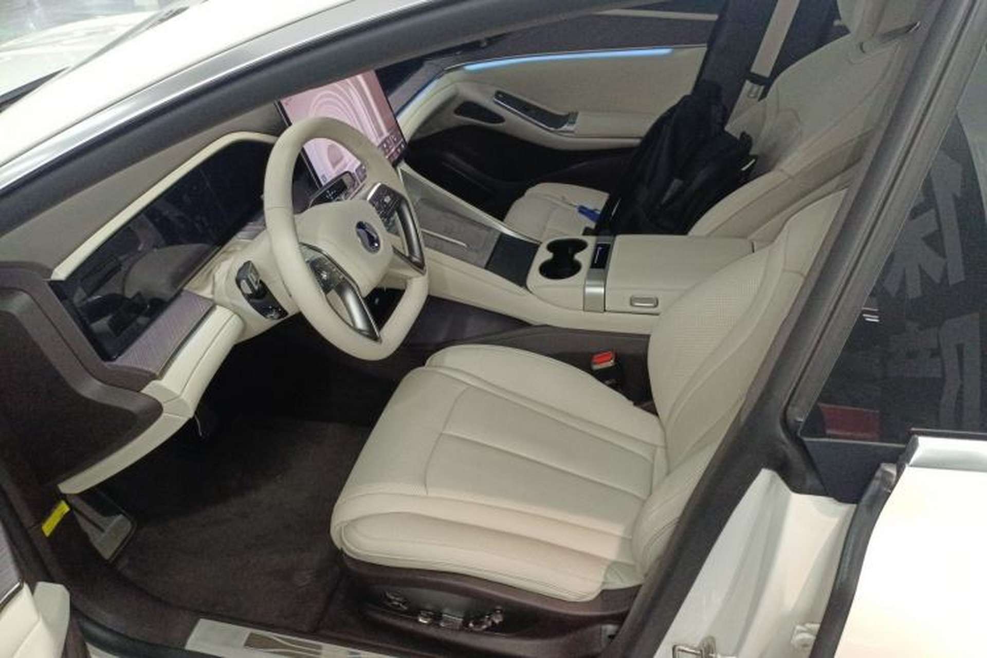 Used Denza Z9 2024 1100 km Four-Wheel Drive Max Version Left Front Seat