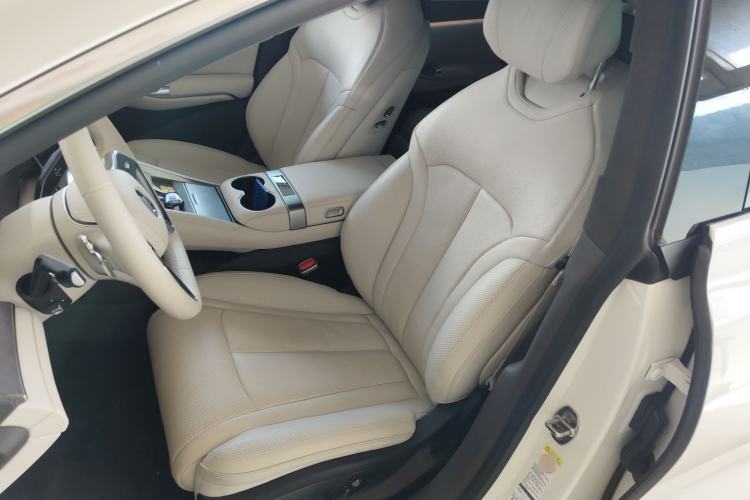 Used Denza Z9 2024 630 km All-Wheel Drive Max Version Left Front Seat