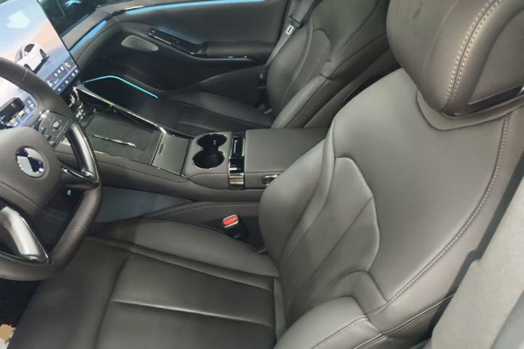 Used Denza Z9 2024 1100 km All-Wheel-Drive Ultra Version Left Front Seat