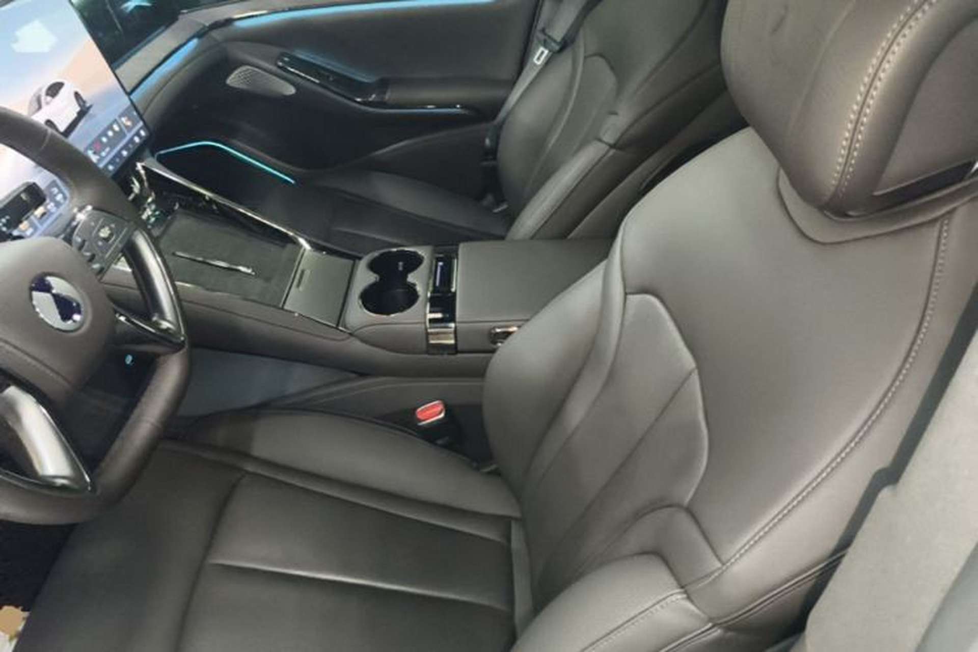 Used Denza Z9 2024 1100 km All-Wheel-Drive Ultra Version Left Front Seat