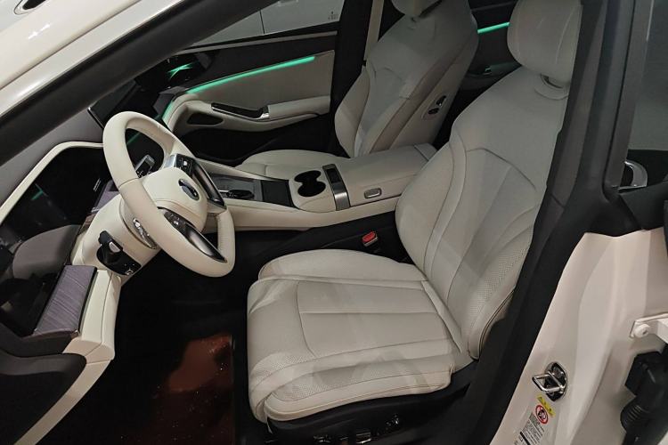 Used Denza Z9 2024 1100 km Four-Wheel Drive Max Version Left Front Seat