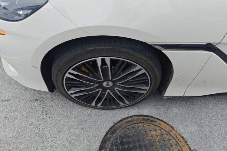 Used Denza Z9 2024 1100 km All-Wheel-Drive Ultra Version Left Front Wheel Hub