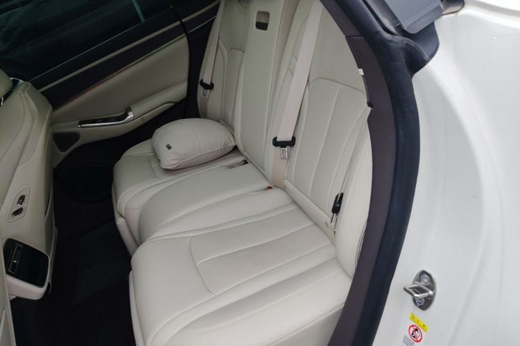 Used Denza Z9 2024 1100 km Four-Wheel Drive Max Version Left Rear Seat