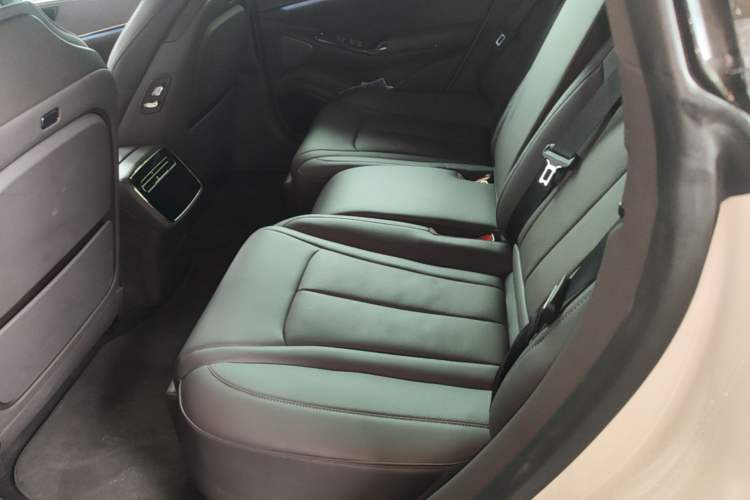 Used Denza Z9 2024 1100 km Four-Wheel Drive Max Version Left Rear Seat