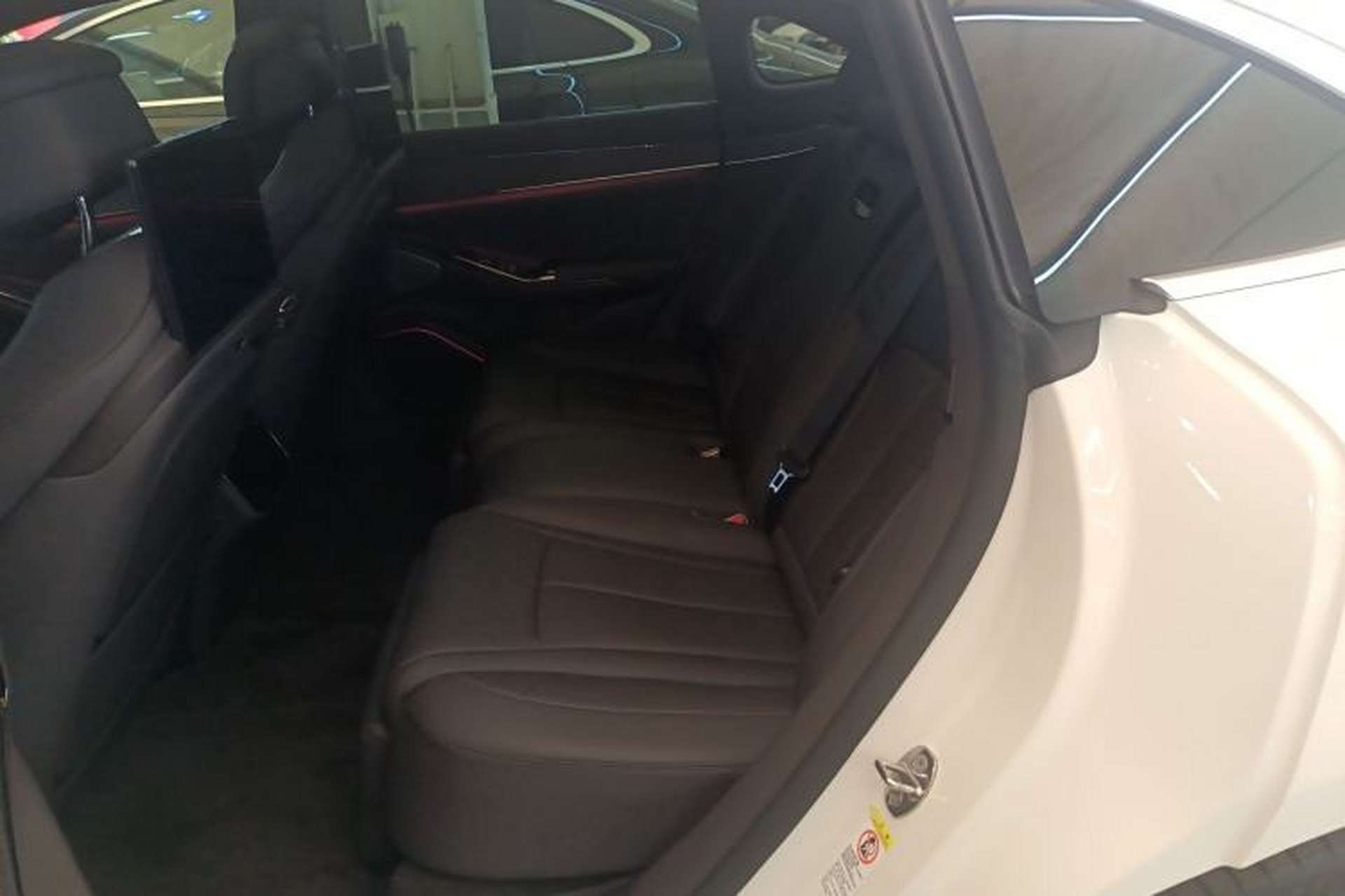 Used Denza Z9 2024 1100 km All-Wheel-Drive Ultra Version Left Rear Seat