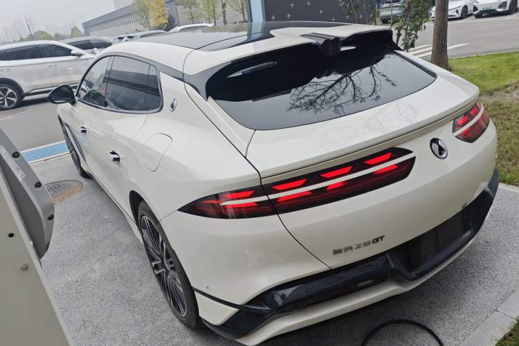 Used Denza Z9 2024 1100 km All-Wheel-Drive Ultra Version Left Side